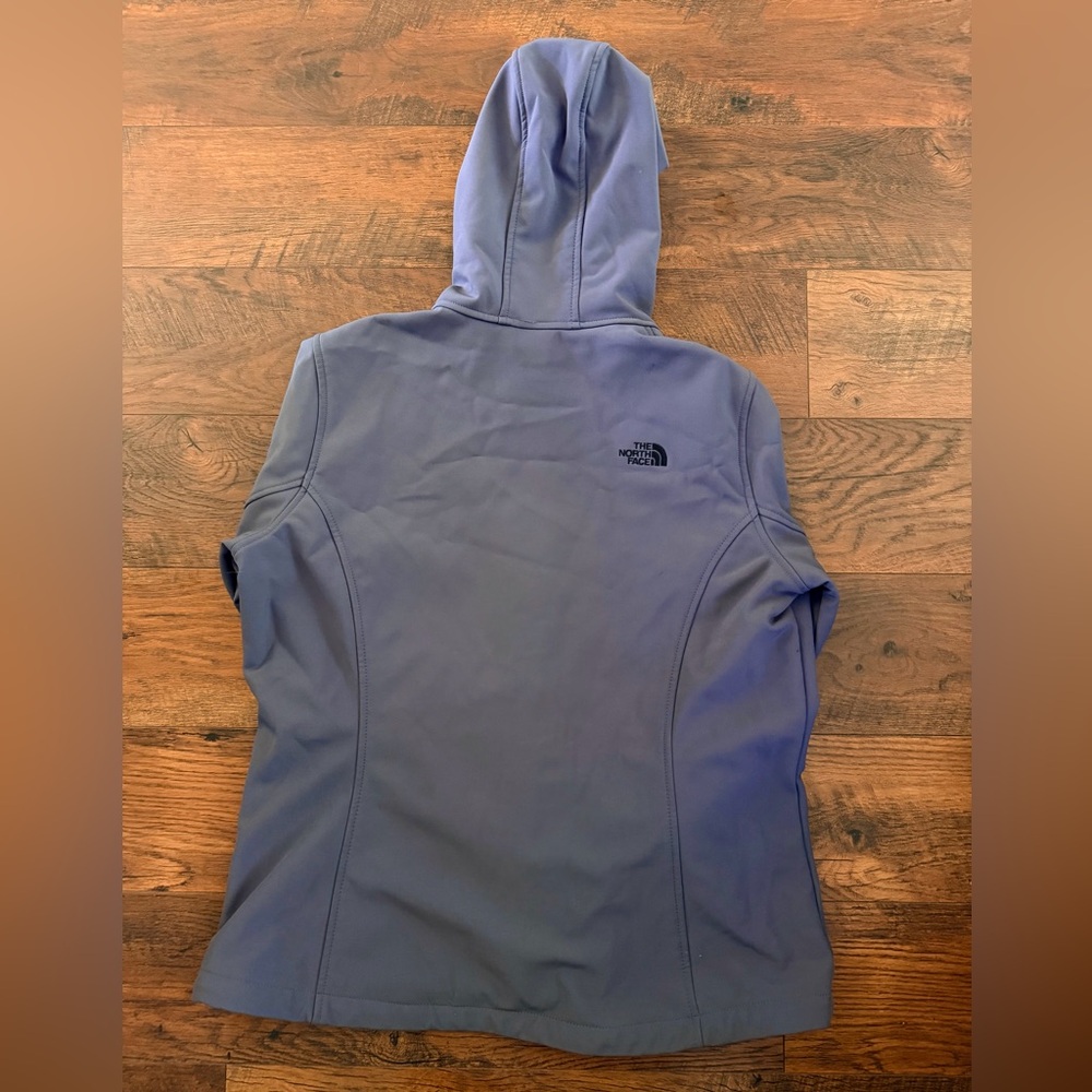 The North Face Women's Purple water resistant  hooded Jacket. Sz XL - Picture 4 of 5